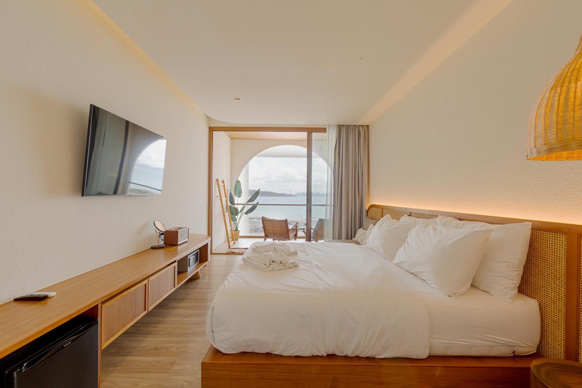 Tasana Bar And Luxury Resort 格兰岛 外观 照片