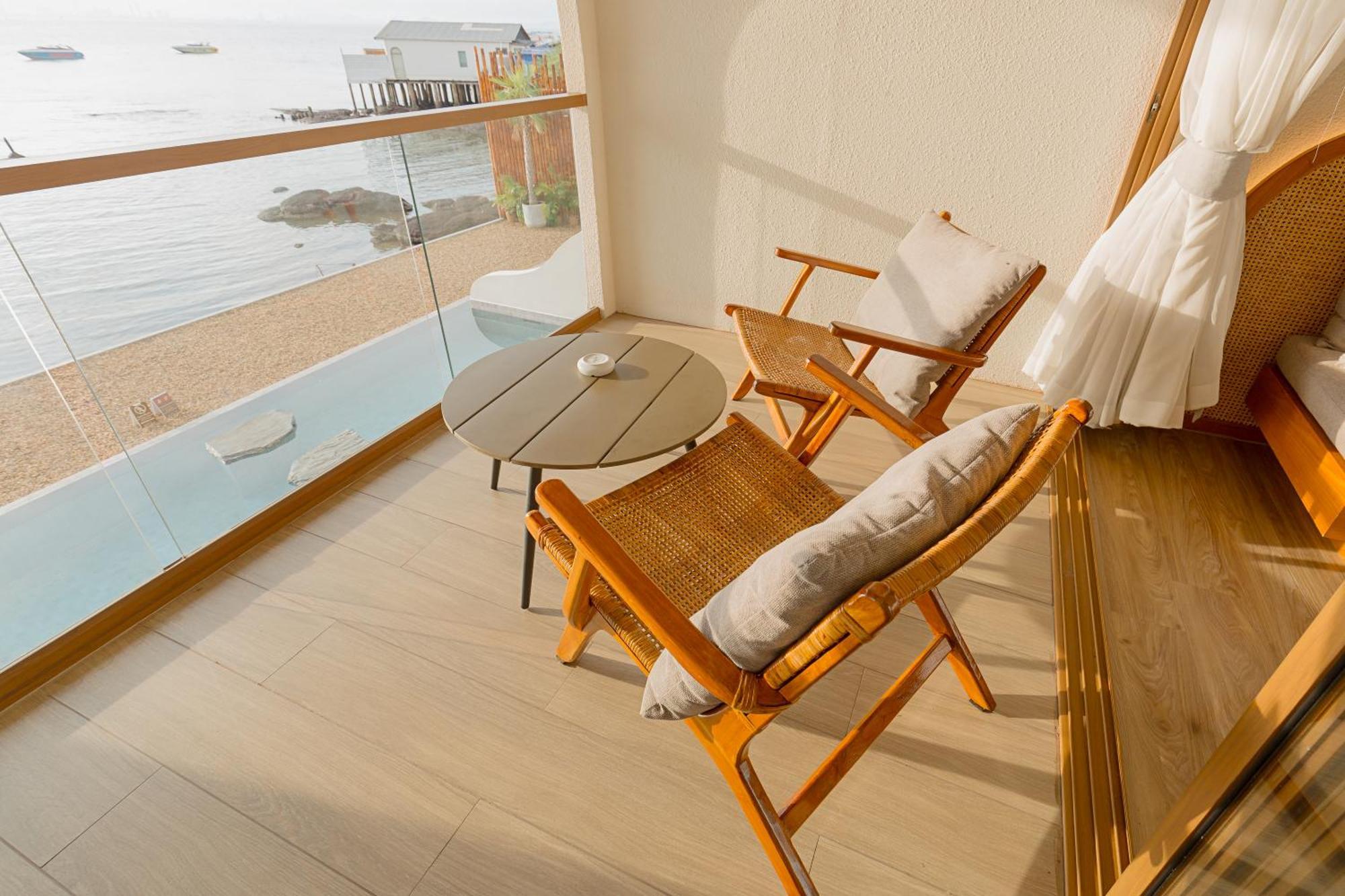 Tasana Bar And Luxury Resort 格兰岛 外观 照片