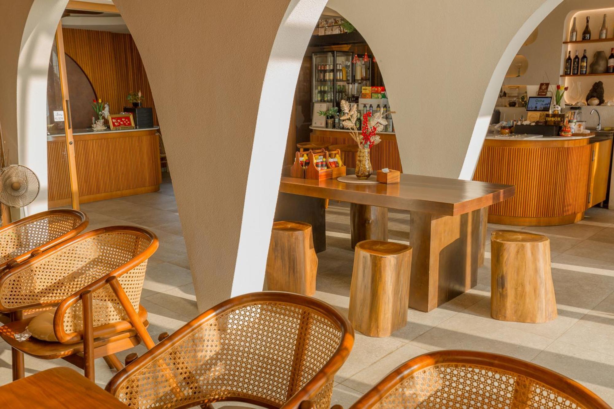 Tasana Bar And Luxury Resort 格兰岛 外观 照片