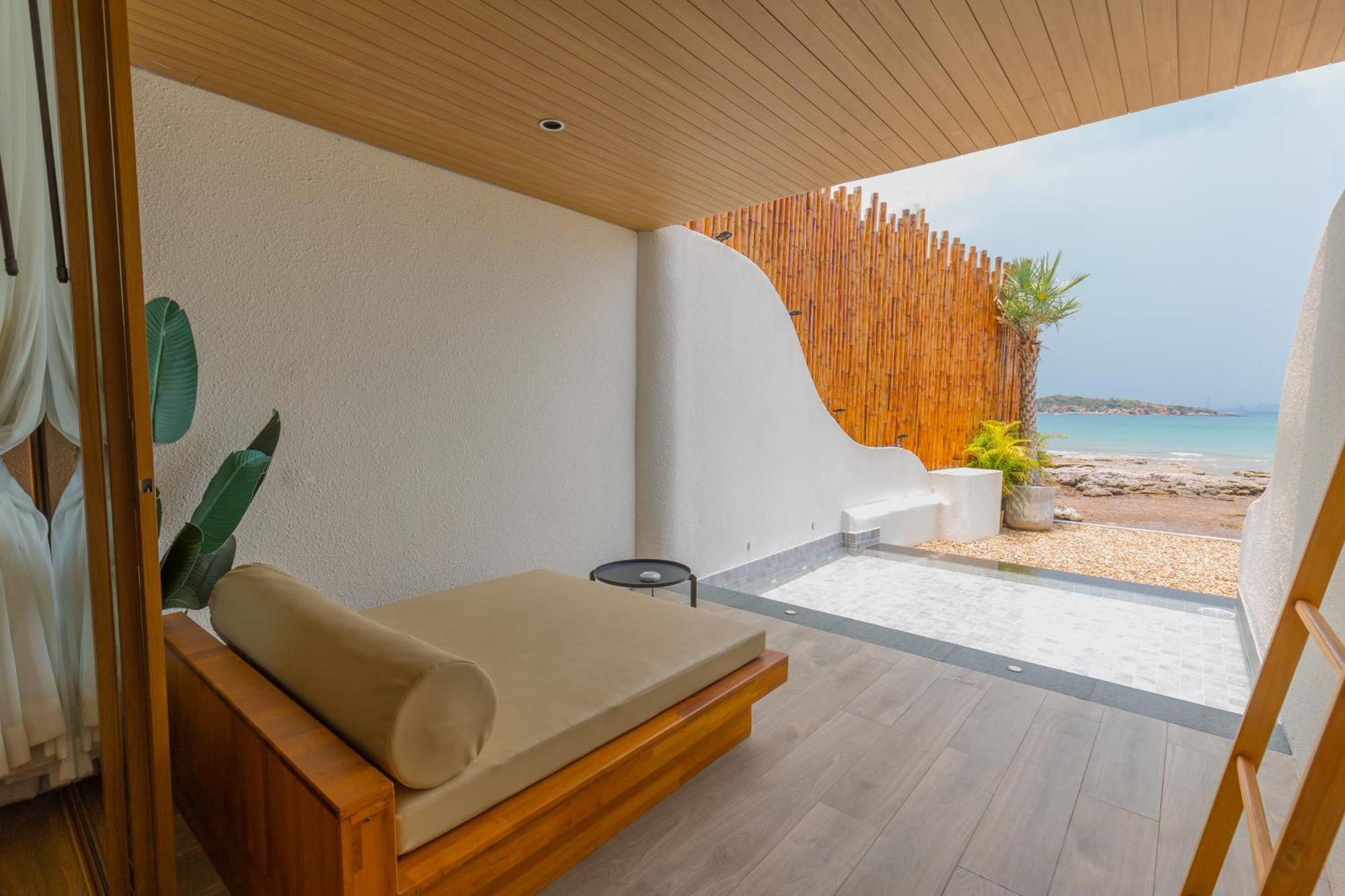 Tasana Bar And Luxury Resort 格兰岛 外观 照片